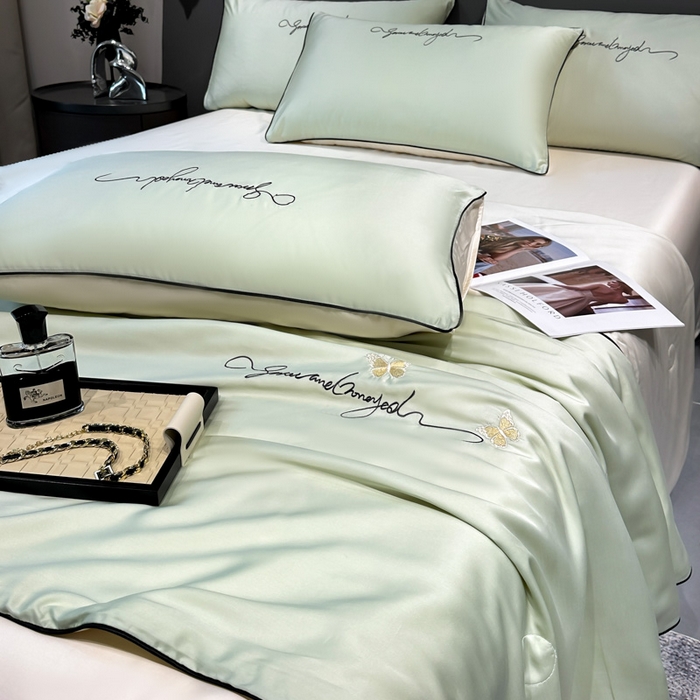 91家纺网 家纺一手货源 找家纺 红嘴企鹅 2026新款浪漫蝴蝶冰丝夏被夏凉被空调被 浪漫-清香绿+奶白