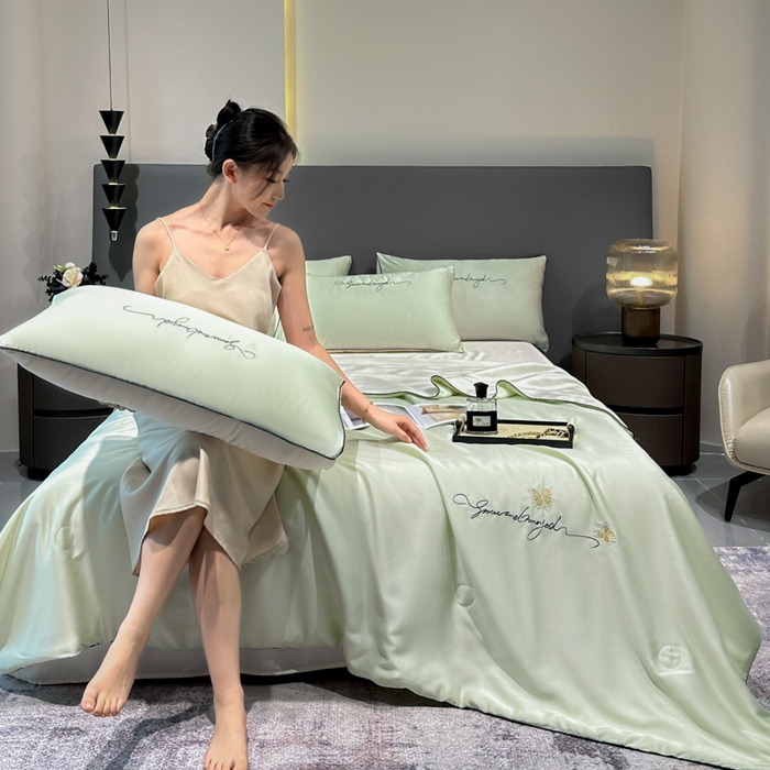 91家纺网 家纺一手货源 找家纺 红嘴企鹅 2026新款浪漫蝴蝶冰丝夏被夏凉被空调被 浪漫-清香绿+奶白