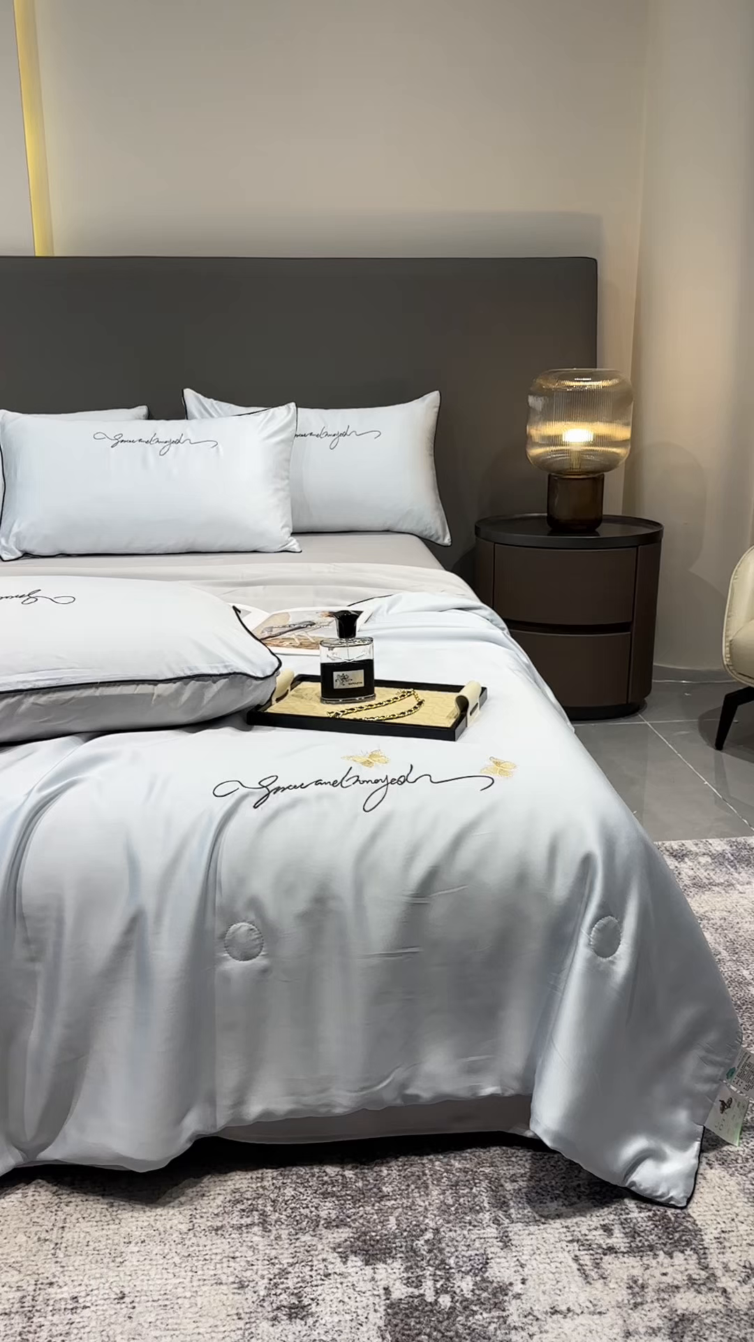 91家纺网 家纺一手货源 找家纺 红嘴企鹅 2026新款浪漫蝴蝶冰丝夏被夏凉被空调被 浪漫-蓝色+银灰