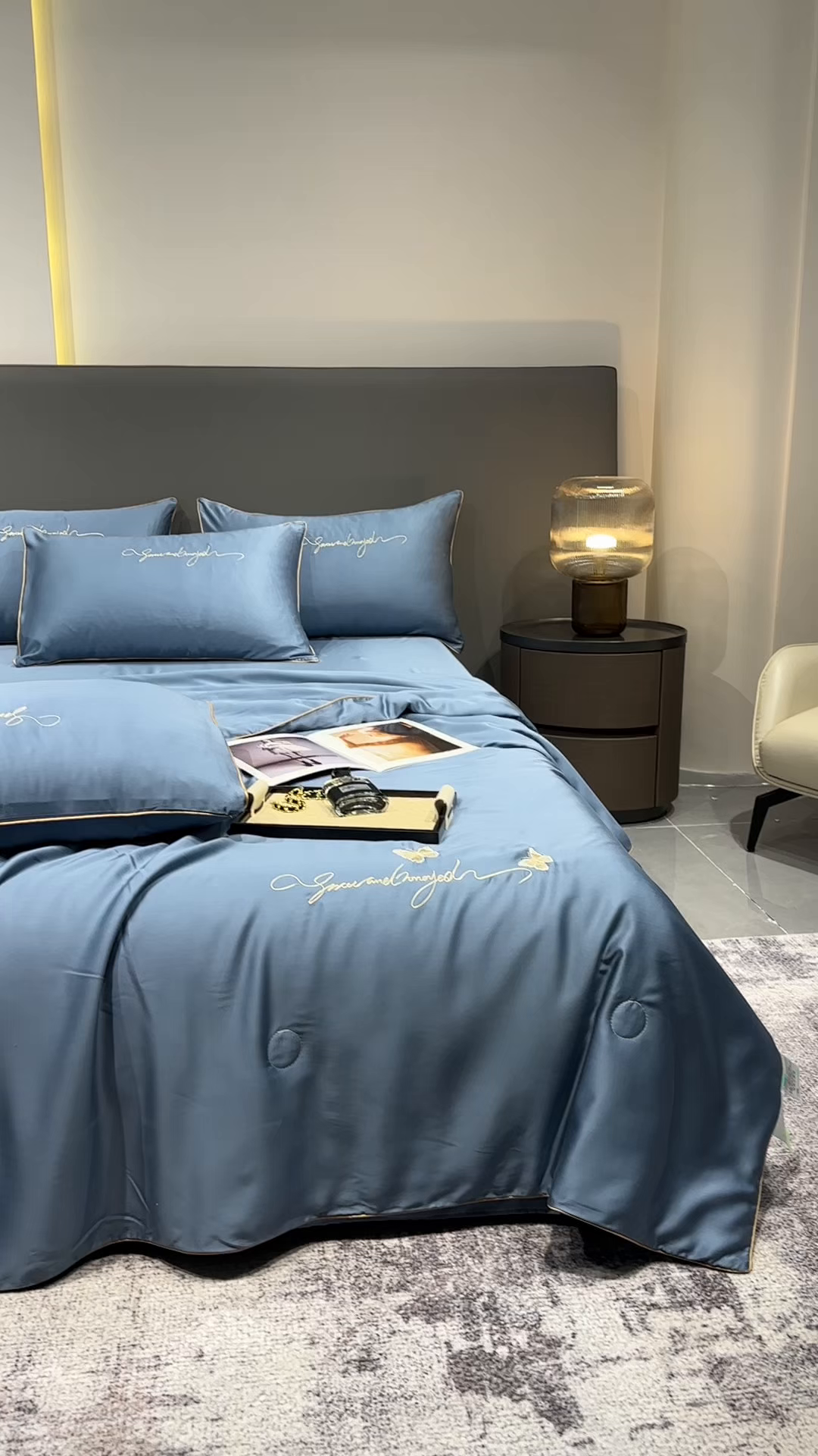 91家纺网 家纺一手货源 找家纺 红嘴企鹅 2026新款浪漫蝴蝶冰丝夏被夏凉被空调被 浪漫-宾利蓝