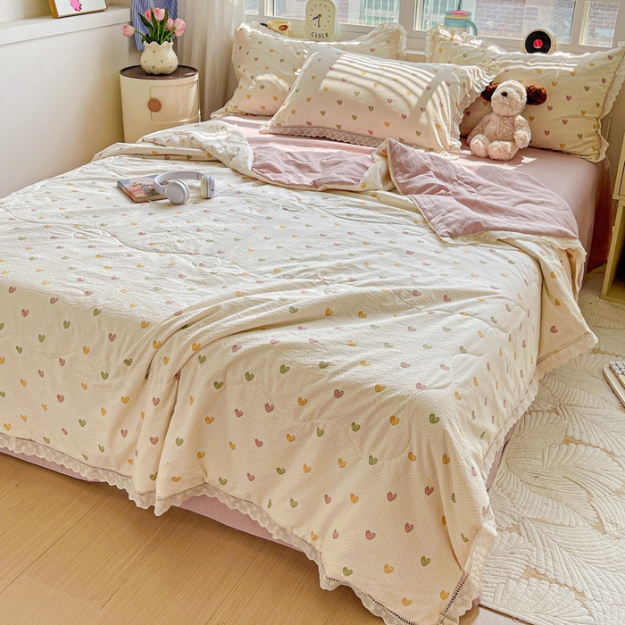 91家纺网 家纺一手货源 找家纺 梦纤绒 2026新款云感皱皱纱花边款夏被夏凉被空调被四件套 心动