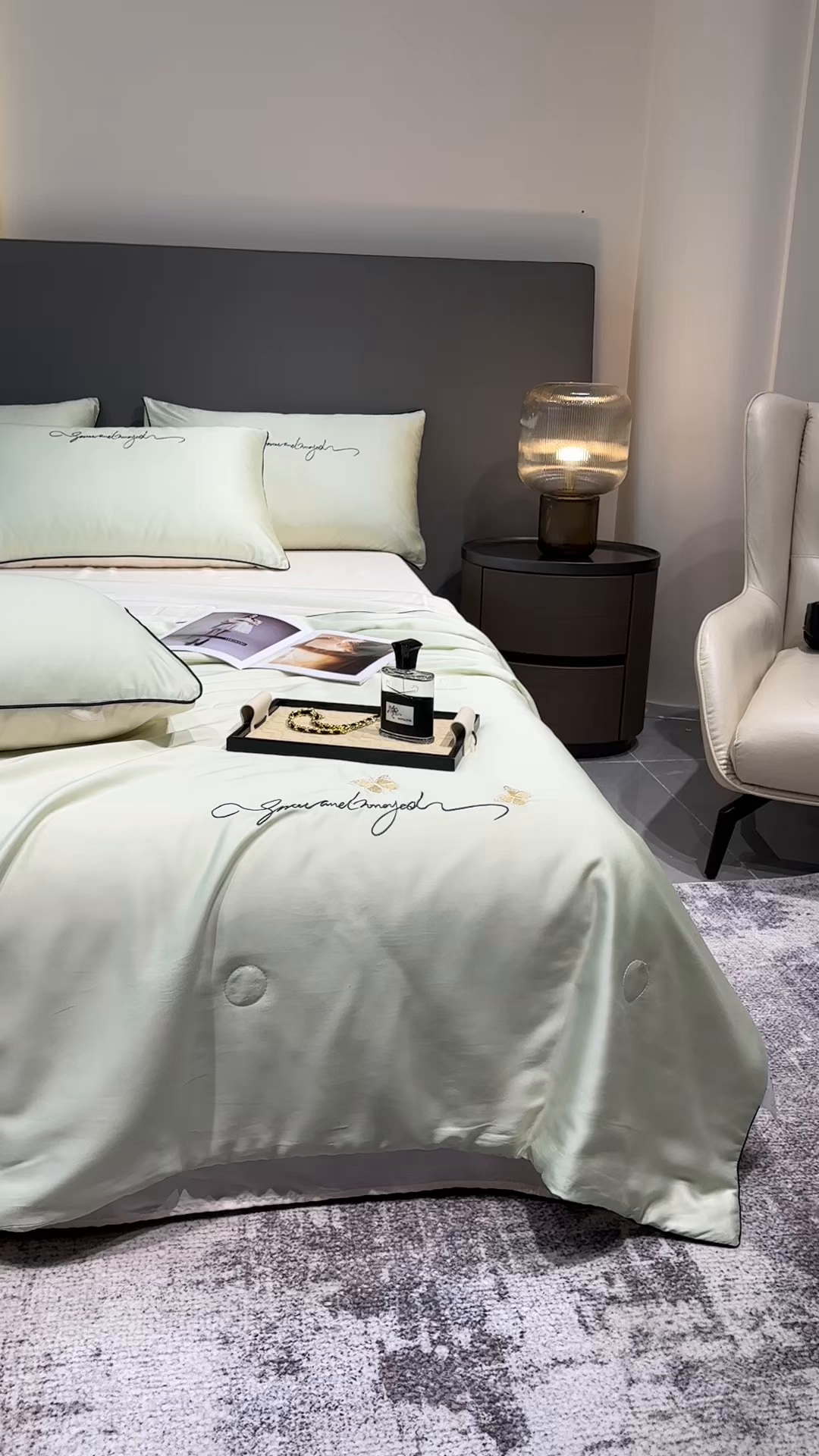 91家纺网 家纺一手货源 找家纺 红嘴企鹅 2026新款浪漫蝴蝶冰丝夏被夏凉被空调被 浪漫-清香绿+奶白