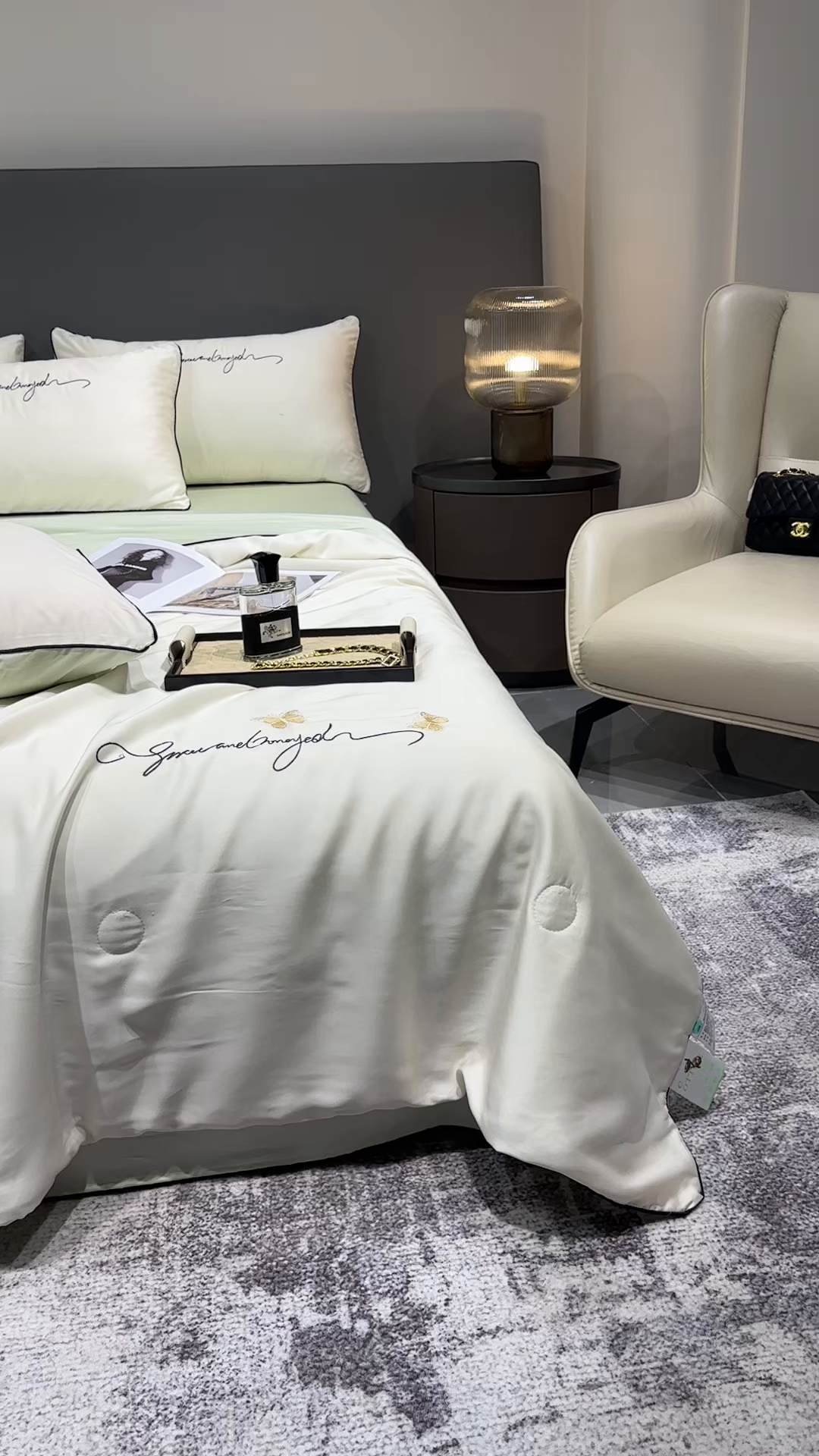 91家纺网 家纺一手货源 找家纺 红嘴企鹅 2026新款浪漫蝴蝶冰丝夏被夏凉被空调被 浪漫-奶白+清香绿