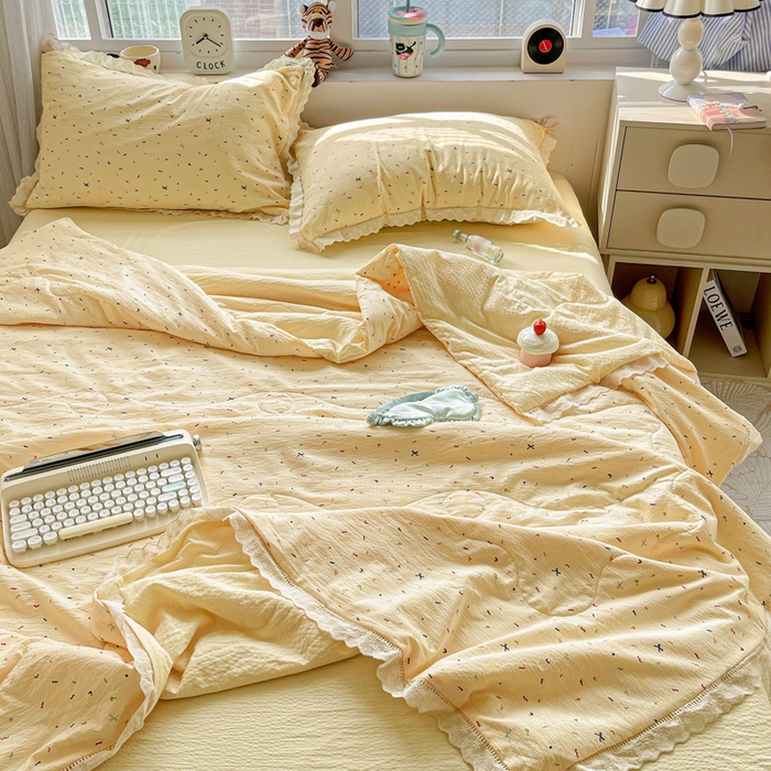 91家纺网 家纺一手货源 找家纺 梦纤绒 2026新款云感皱皱纱花边款夏被夏凉被空调被四件套 芝士奶酪
