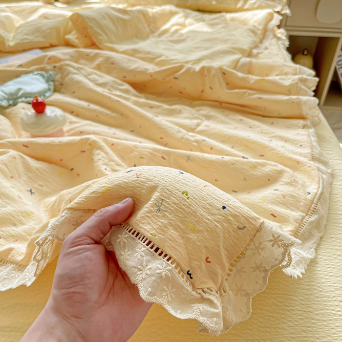 91家纺网 家纺一手货源 找家纺 梦纤绒 2026新款云感皱皱纱花边款夏被夏凉被空调被四件套 芝士奶酪