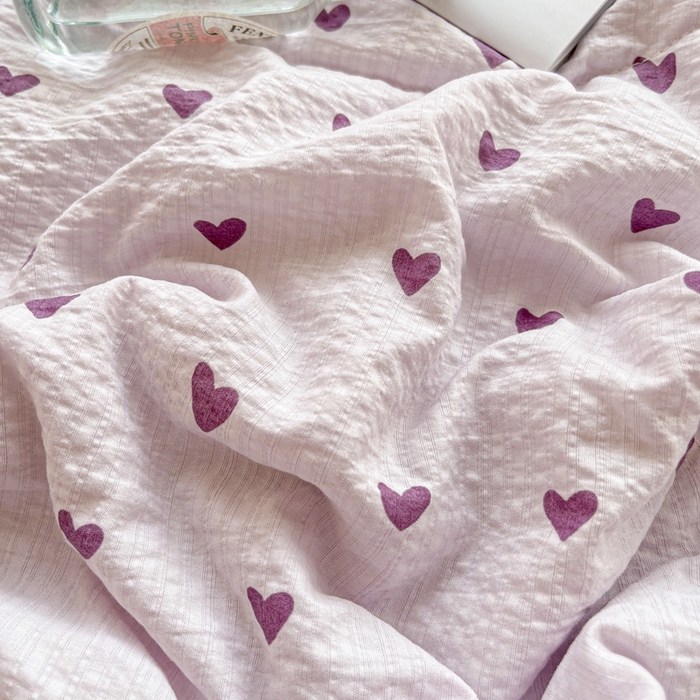 91家纺网 家纺一手货源 找家纺 梦纤绒 2026新款云感皱皱纱花边款夏被夏凉被空调被四件套 紫爱心