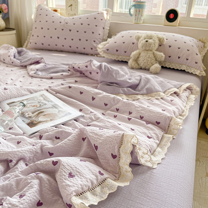 91家纺网 家纺一手货源 找家纺 梦纤绒 2026新款云感皱皱纱花边款夏被夏凉被空调被四件套 紫爱心
