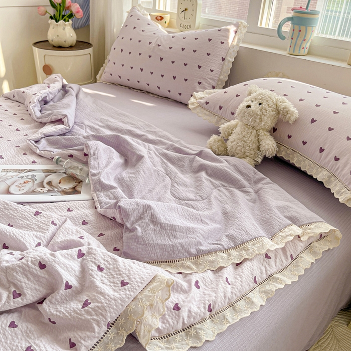 91家纺网 家纺一手货源 找家纺 梦纤绒 2026新款云感皱皱纱花边款夏被夏凉被空调被四件套 紫爱心