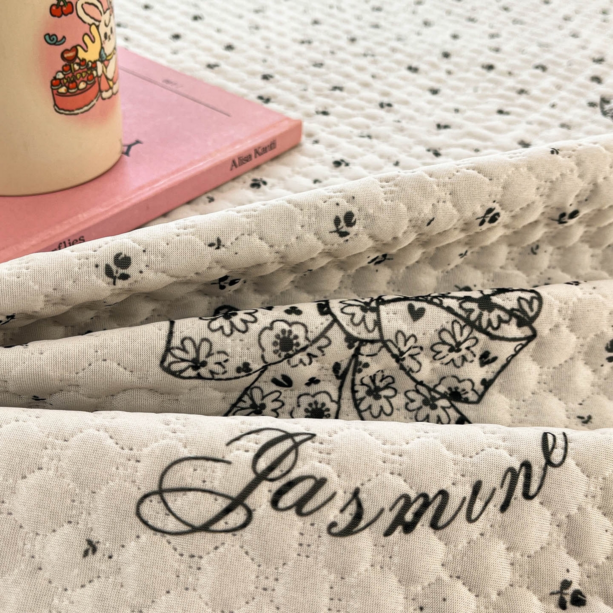 91家纺网 家纺一手货源 找家纺 大元 2026春夏新款赫本风冰豆豆凉席席子 叶语春禾