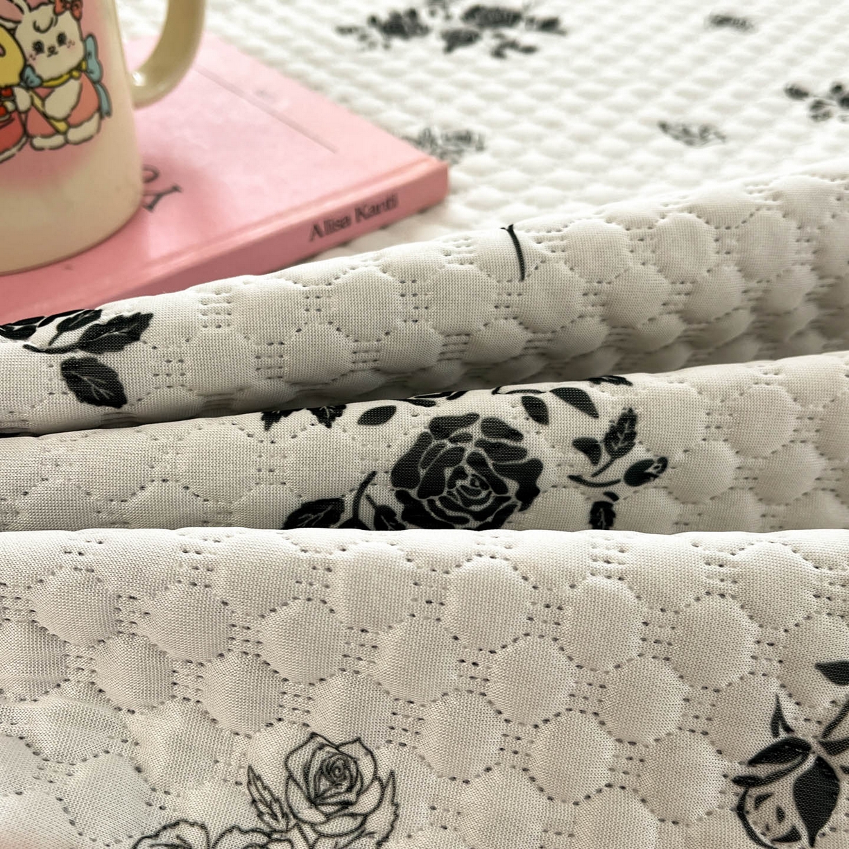 91家纺网 家纺一手货源 找家纺 （总）大元 2026春夏新款赫本风冰豆豆凉席席子