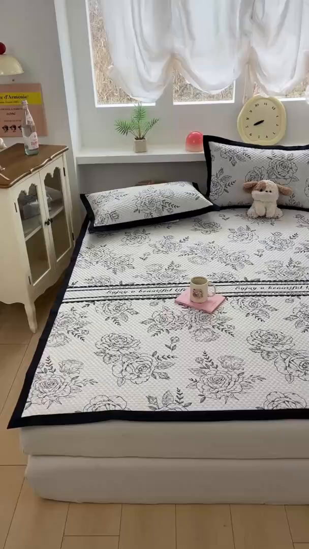 91家纺网 家纺一手货源 找家纺 大元 2026春夏新款赫本风冰豆豆凉席席子 午后茶花