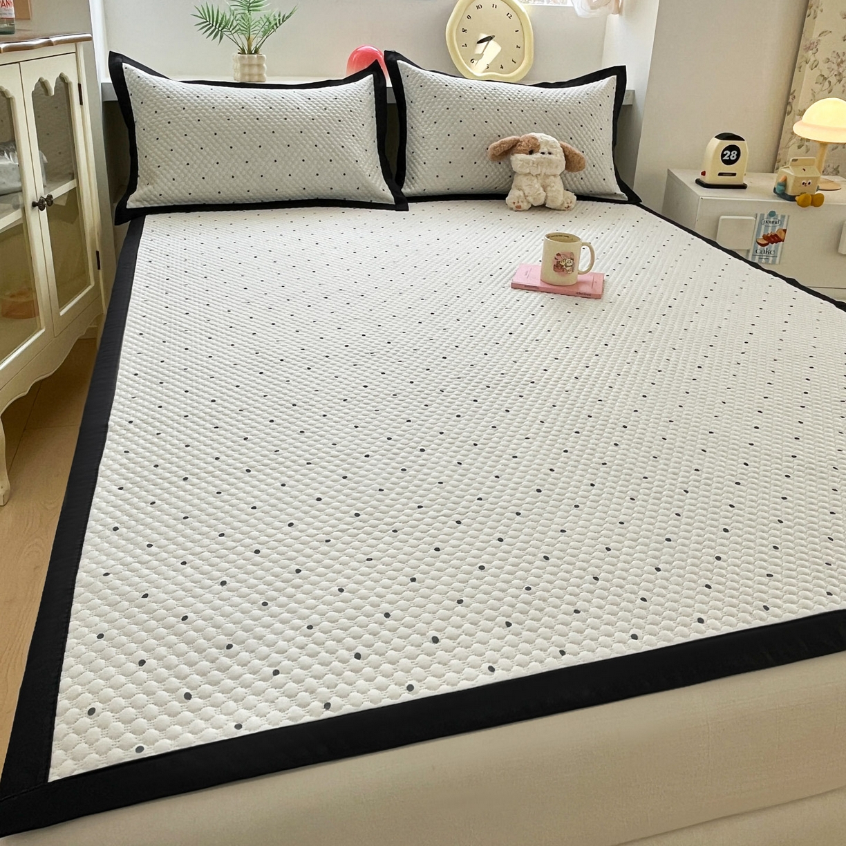 91家纺网 家纺一手货源 找家纺 大元 2026春夏新款赫本风冰豆豆凉席席子 星光点点