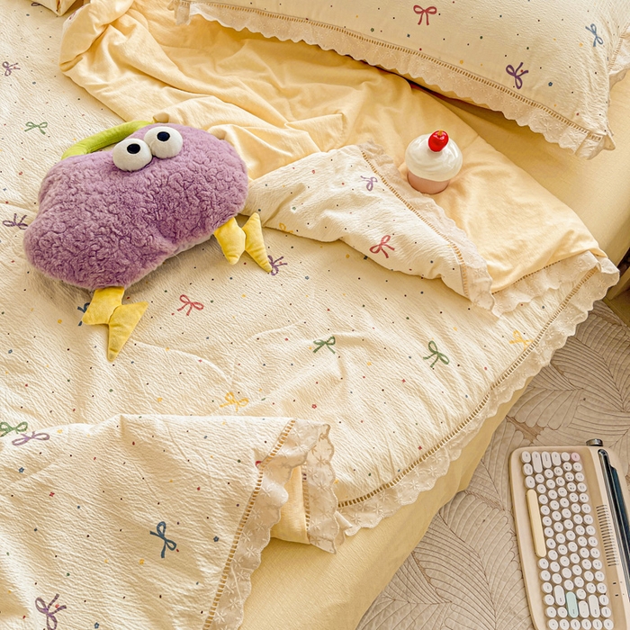 91家纺网 家纺一手货源 找家纺 梦纤绒 2026新款云感皱皱纱花边款夏被夏凉被空调被四件套 蜡笔画