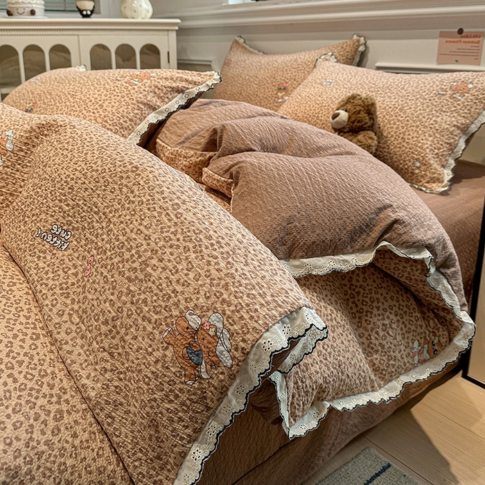 一比一家纺 2026新款法式花边泡芙纱四件套 豹纹小猫
