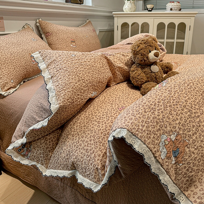 91家纺网 家纺一手货源 找家纺 一比一家纺 2026新款法式花边泡芙纱四件套 豹纹小猫