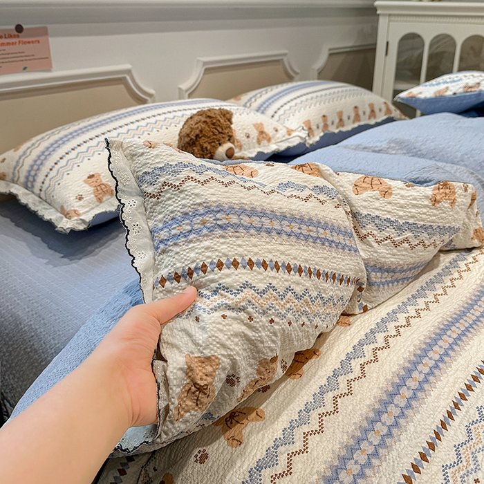 91家纺网 家纺一手货源 找家纺 一比一家纺 2026新款法式花边泡芙纱四件套 笨笨熊