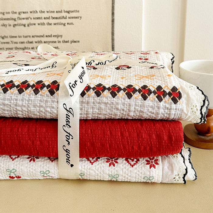 91家纺网 家纺一手货源 找家纺 一比一家纺 2026新款法式花边泡芙纱四件套 费尔岛红