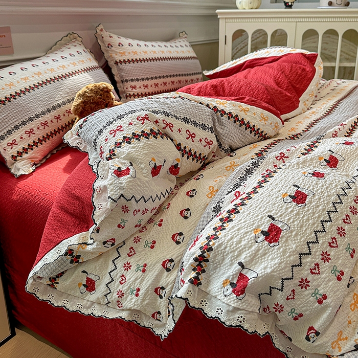 91家纺网 家纺一手货源 找家纺 一比一家纺 2026新款法式花边泡芙纱四件套 费尔岛红