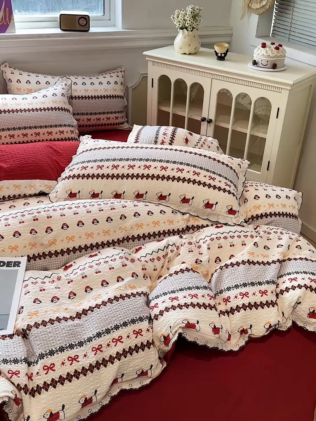 91家纺网 家纺一手货源 找家纺 一比一家纺 2026新款法式花边泡芙纱四件套 费尔岛红