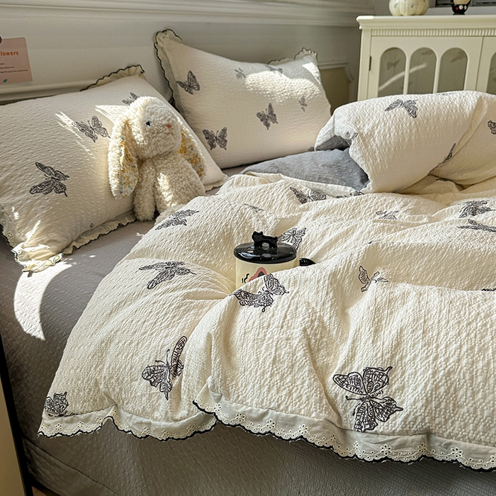 91家纺网 家纺一手货源 找家纺 一比一家纺 2026新款法式花边泡芙纱四件套 墨蝶