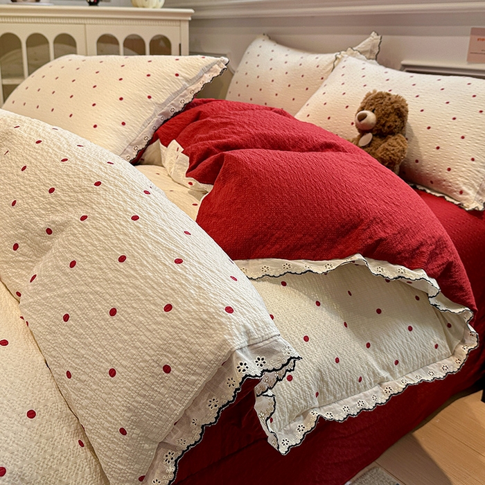 一比一家纺 2026新款法式花边泡芙纱四件套 慕斯红
