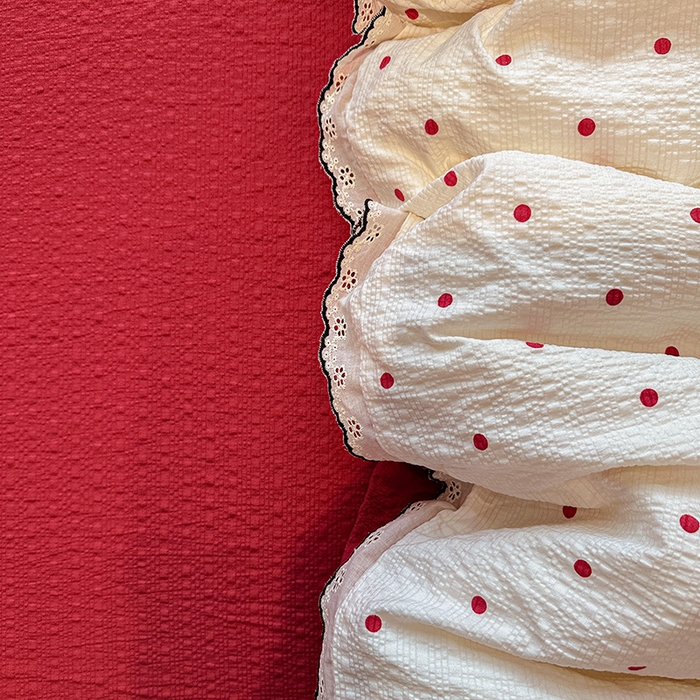91家纺网 家纺一手货源 找家纺 一比一家纺 2026新款法式花边泡芙纱四件套 慕斯红