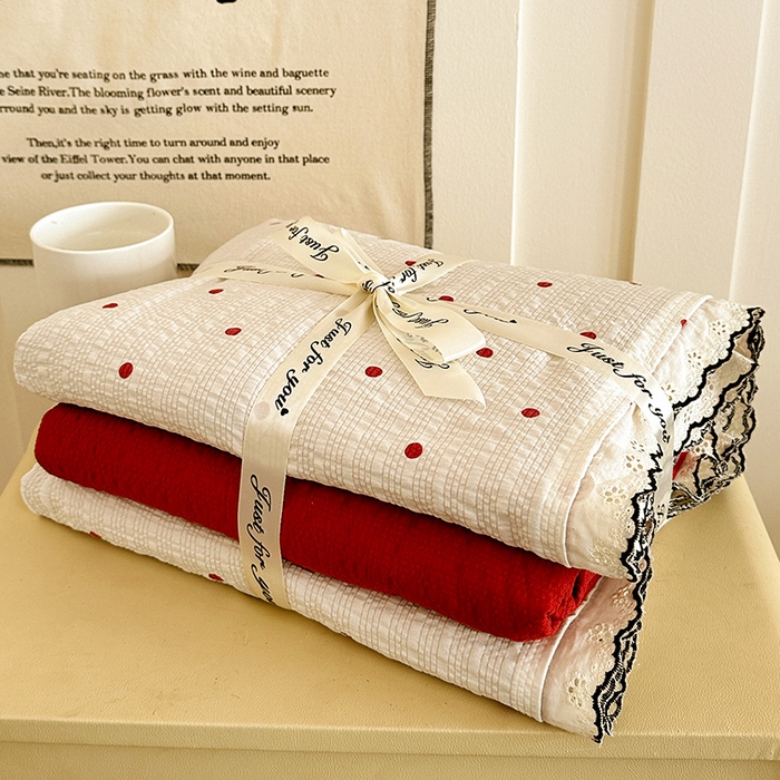 91家纺网 家纺一手货源 找家纺 一比一家纺 2026新款法式花边泡芙纱四件套 慕斯红