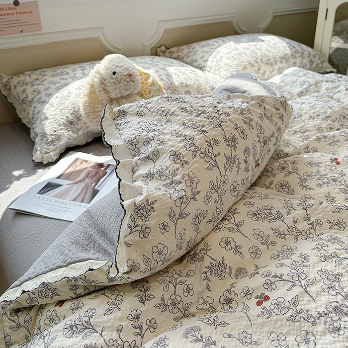 91家纺网 家纺一手货源 找家纺 一比一家纺 2026新款法式花边泡芙纱四件套 浅色花影