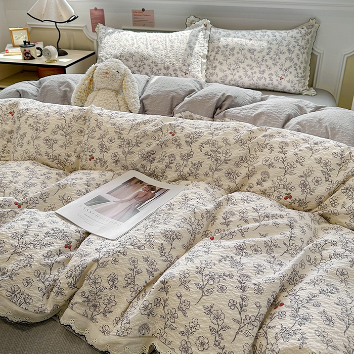 91家纺网 家纺一手货源 找家纺 一比一家纺 2026新款法式花边泡芙纱四件套 浅色花影