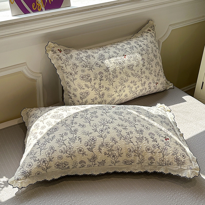 91家纺网 家纺一手货源 找家纺 一比一家纺 2026新款法式花边泡芙纱四件套 浅色花影