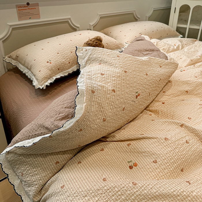 91家纺网 家纺一手货源 找家纺 一比一家纺 2026新款法式花边泡芙纱四件套 甜心咖