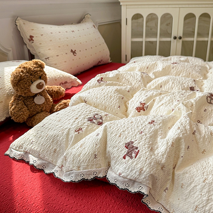 91家纺网 家纺一手货源 找家纺 一比一家纺 2026新款法式花边泡芙纱四件套 摇摇木马