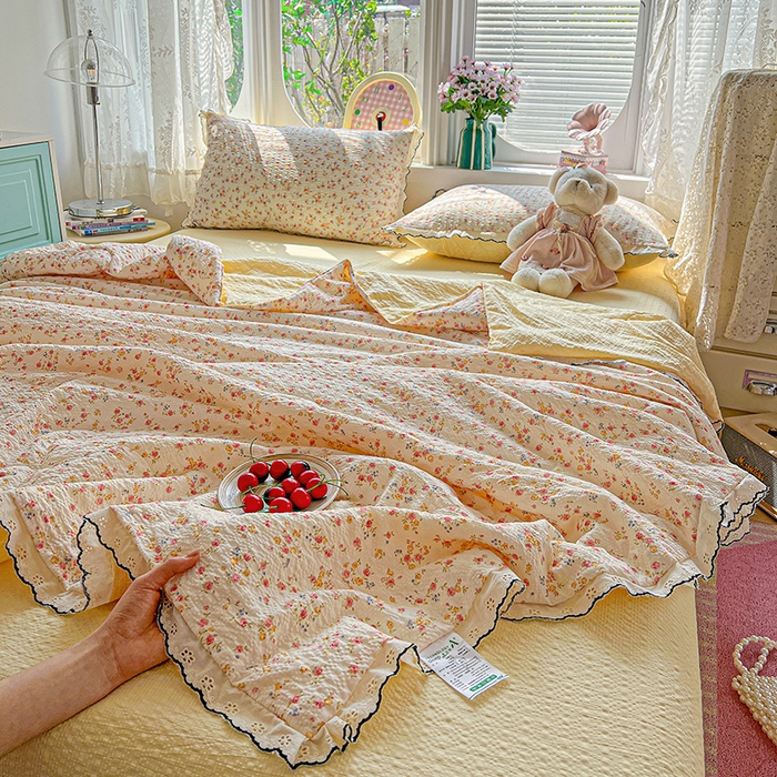 91家纺网 家纺一手货源 找家纺 （总）一比一家纺 2026新款法式花边泡芙纱夏被四件套,春日小花,春日小兔,蛋糕熊,道格先生,费尔岛,红波点,红樱桃,蝴蝶谷,花枝兔,欢乐时光,浪漫满屋,马到成功,萌趣熊,梦宝贝 - 红,梦宝贝 - 黄,奶霜啵啵,南瓜象,青禾,甜心KT,晚安星人,小矮人,小红马,幸运汪,熊贝贝,悦己,紫花兔兔,青色樱桃,樱桃波点,甜樱喵,梦幻小马,甜心咖,柔诗意,青梅酱,黛蝶,云朵泡芙,萌趣熊咖,软萌南瓜