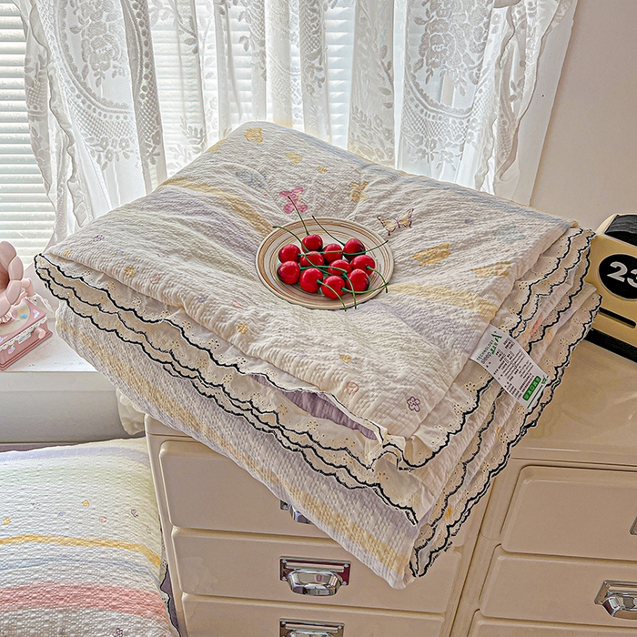 91家纺网 家纺一手货源 找家纺 一比一家纺 2026新款法式花边泡芙纱夏被四件套 蝴蝶谷