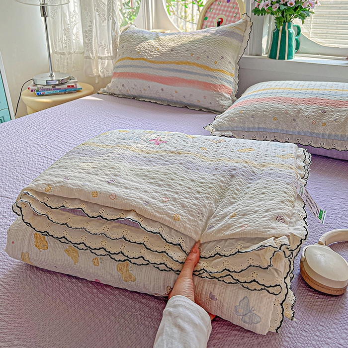 91家纺网 家纺一手货源 找家纺 一比一家纺 2026新款法式花边泡芙纱夏被四件套 蝴蝶谷