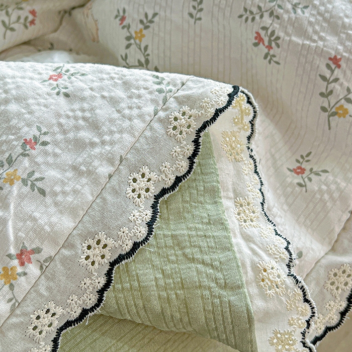 91家纺网 家纺一手货源 找家纺 一比一家纺 2026新款法式花边泡芙纱夏被四件套 花枝兔