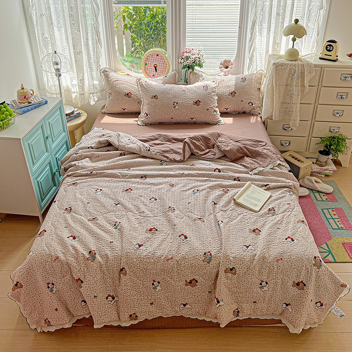 91家纺网 家纺一手货源 找家纺 一比一家纺 2026新款法式花边泡芙纱夏被四件套 欢乐时光