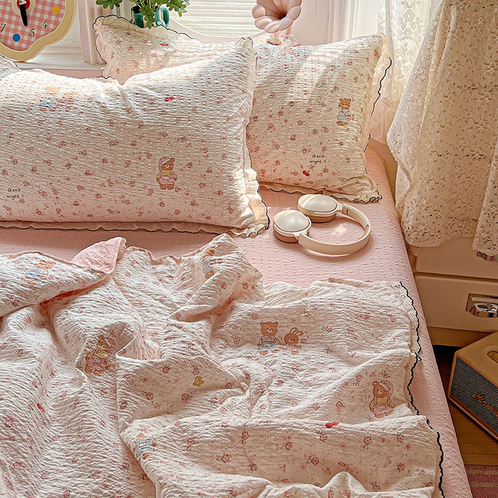 91家纺网 家纺一手货源 找家纺 一比一家纺 2026新款法式花边泡芙纱夏被四件套 浪漫满屋