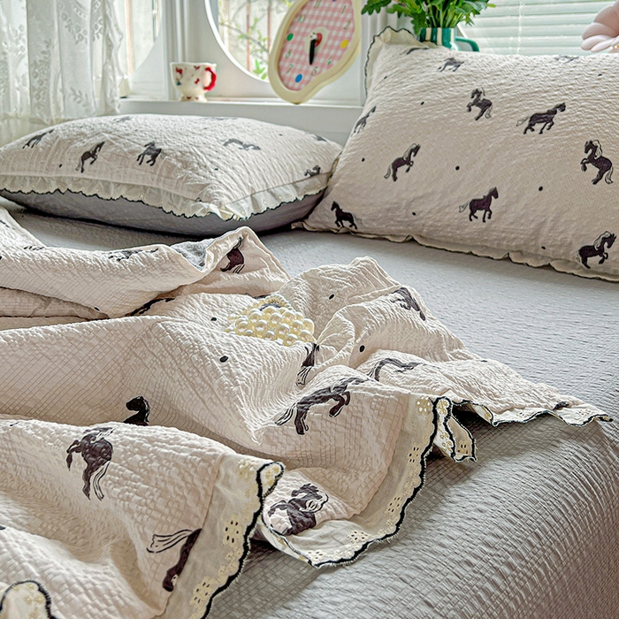 91家纺网 家纺一手货源 找家纺 一比一家纺 2026新款法式花边泡芙纱夏被四件套 马到成功