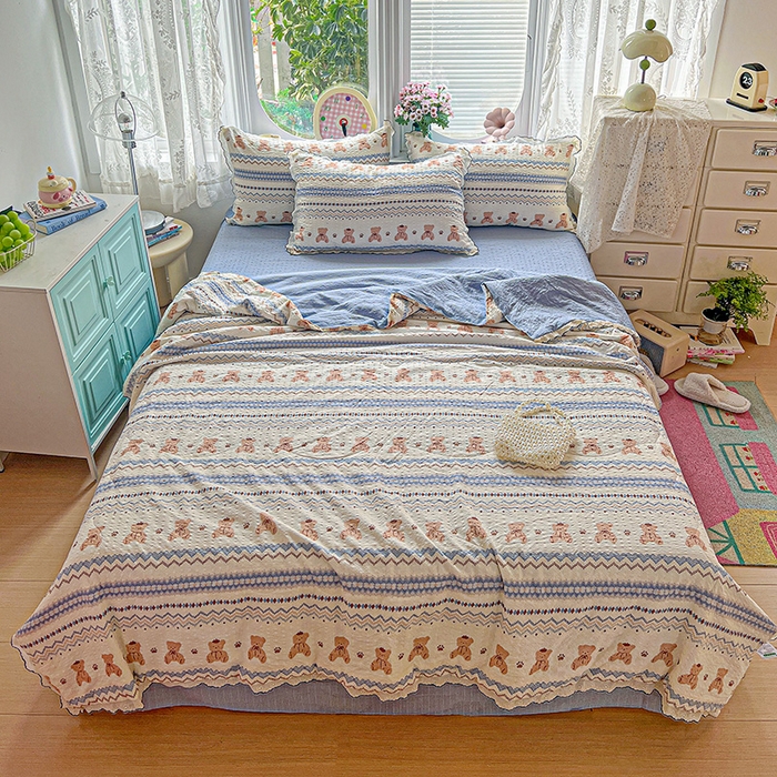 91家纺网 家纺一手货源 找家纺 一比一家纺 2026新款法式花边泡芙纱夏被四件套 萌趣熊