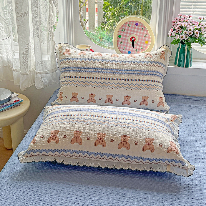 91家纺网 家纺一手货源 找家纺 一比一家纺 2026新款法式花边泡芙纱夏被四件套 萌趣熊