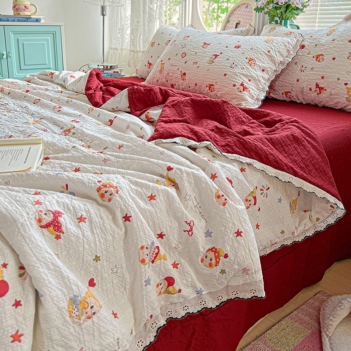 91家纺网 家纺一手货源 找家纺 一比一家纺 2026新款法式花边泡芙纱夏被四件套 梦宝贝 - 红