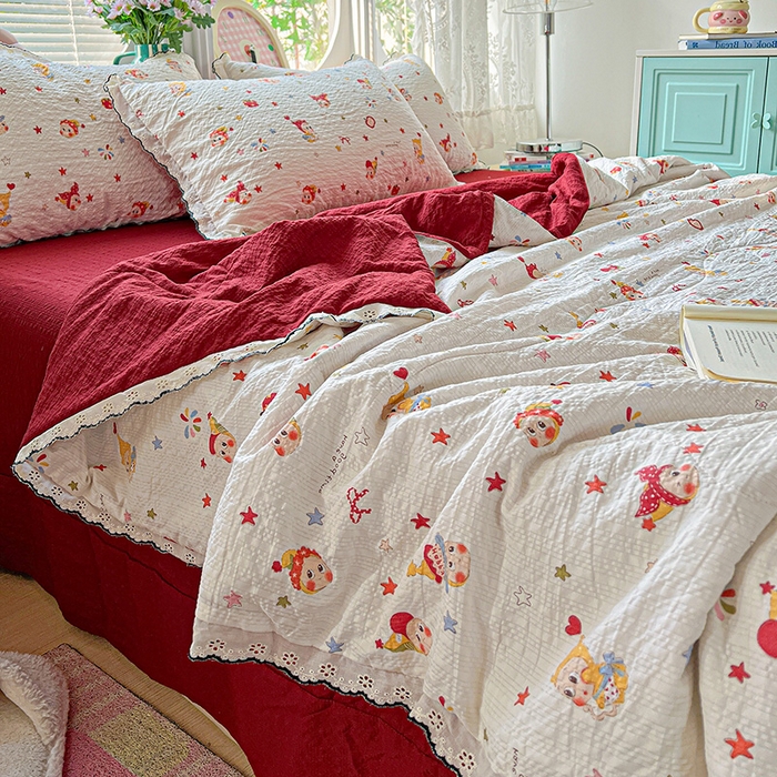 91家纺网 家纺一手货源 找家纺 一比一家纺 2026新款法式花边泡芙纱夏被四件套 梦宝贝 - 红