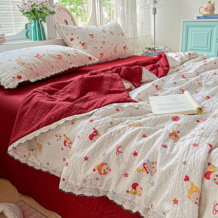 91家纺网 家纺一手货源 找家纺 一比一家纺 2026新款法式花边泡芙纱夏被四件套 梦宝贝 - 红
