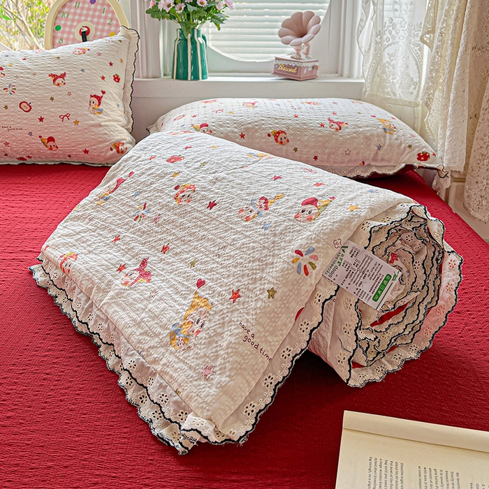 91家纺网 家纺一手货源 找家纺 一比一家纺 2026新款法式花边泡芙纱夏被四件套 梦宝贝 - 红