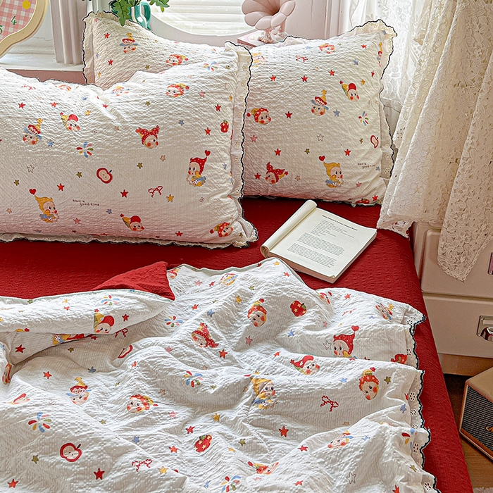 91家纺网 家纺一手货源 找家纺 一比一家纺 2026新款法式花边泡芙纱夏被四件套 梦宝贝 - 红