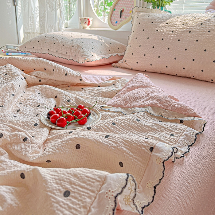 91家纺网 家纺一手货源 找家纺 一比一家纺 2026新款法式花边泡芙纱夏被四件套 奶霜啵啵