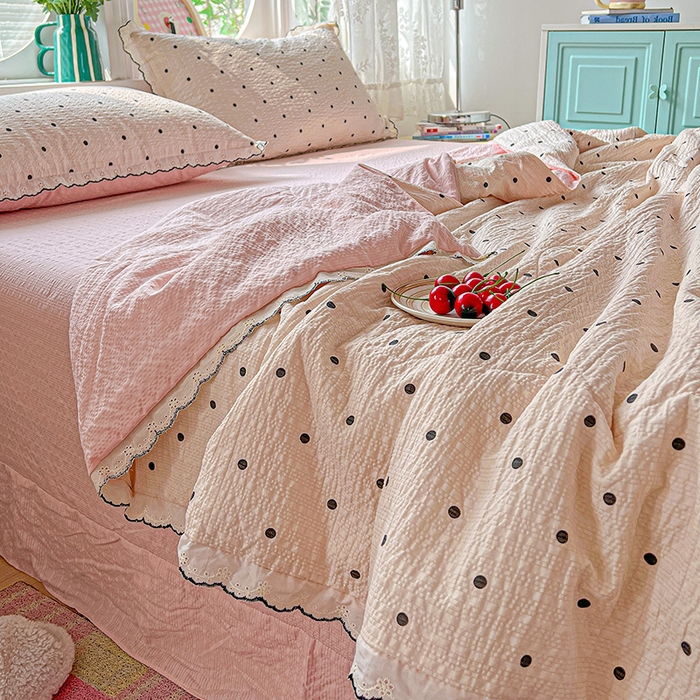 91家纺网 家纺一手货源 找家纺 一比一家纺 2026新款法式花边泡芙纱夏被四件套 奶霜啵啵