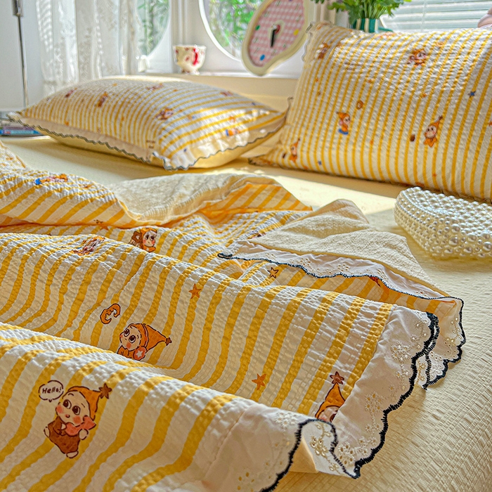 91家纺网 家纺一手货源 找家纺 一比一家纺 2026新款法式花边泡芙纱夏被四件套 晚安星人