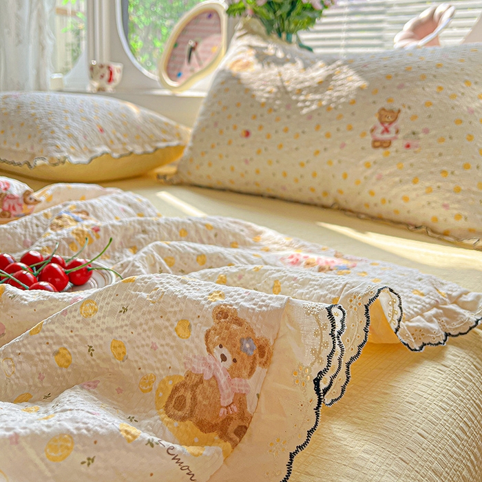 91家纺网 家纺一手货源 找家纺 一比一家纺 2026新款法式花边泡芙纱夏被四件套 熊贝贝